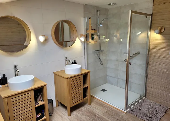 Le Parc 24 Private Racing Estate Nyaraló